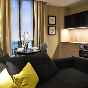 Apartament Qb/four, Katania