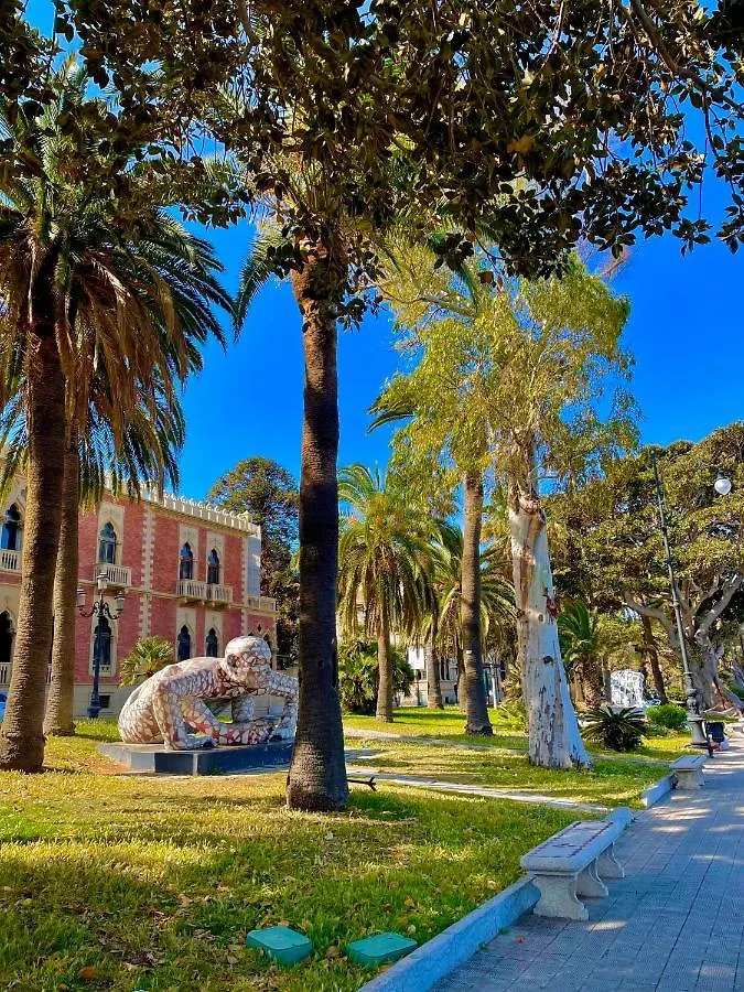 Alojamento de Acomodação e Pequeno-almoço Palazzo Fiaccadori - Historical Palace Reggio di Calabria Itália
